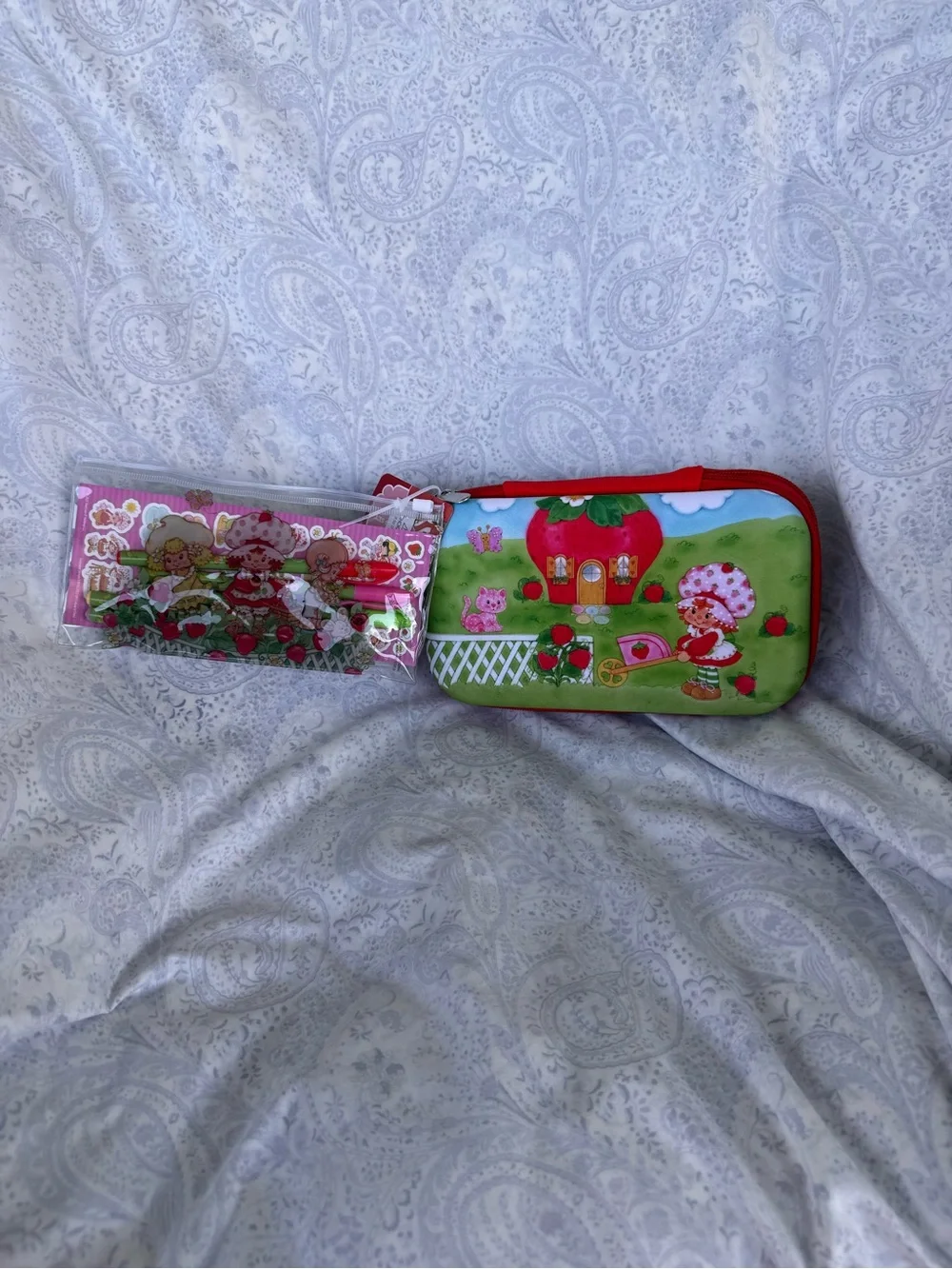 Strawberry Shortcake Pencil Case w/ 5 Gel Pens & a sticker sheet inside pvc zip